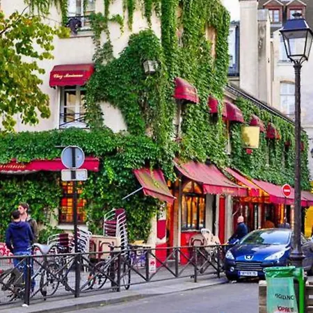 In Paris- De 4th Apartment
